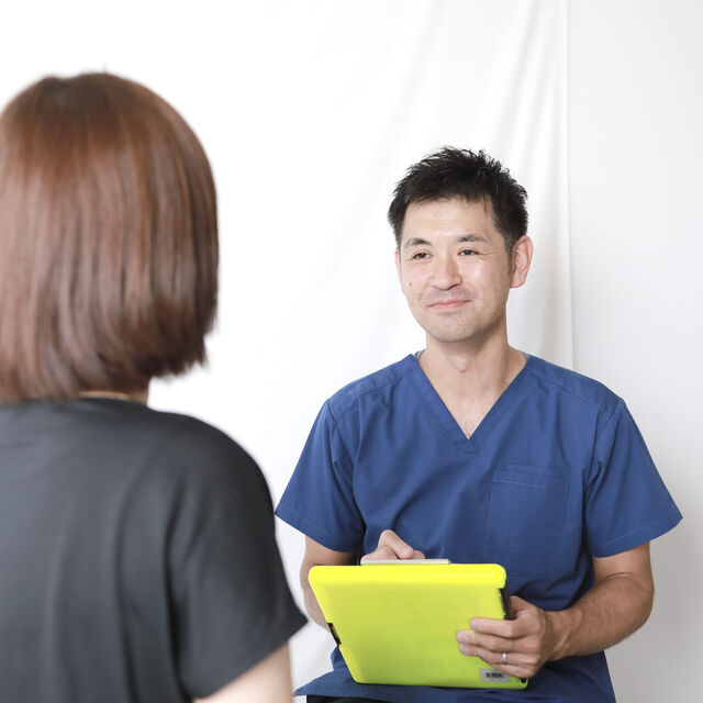 ヒアリングと客観的な検査で根本原因を特定